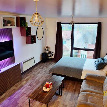 Luxurious Birmingham City Apartment Exterior foto